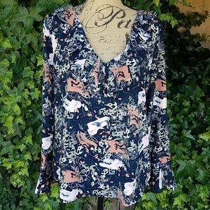 Sanctuary bell sleeve top Sz Large